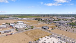 1959 Morgan Dr, Kingsburg, CA 93631