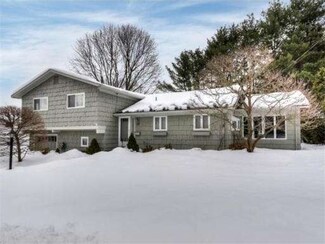 29 Tanglewood Rd, Needham Heights, MA 02494
