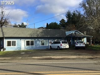312 SE Front St, Oakland, OR 97462