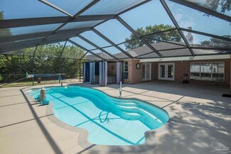 2475 Vale Dr, Navarre, FL 32566