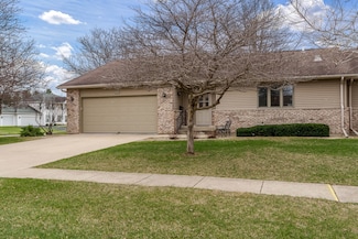 707 Seminole Dr Unit 2, Freeport, IL 61032