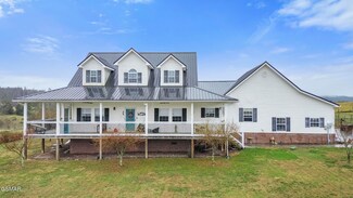 2759 Meadow Crest Ln, Sevierville, TN 37876