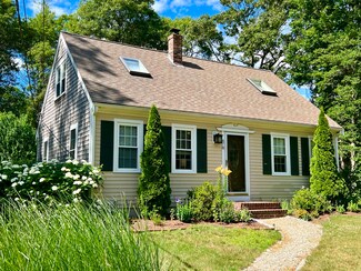 478 Flint St, Marstons Mills, MA 02648
