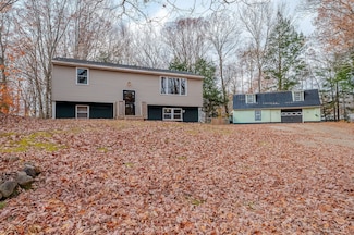 14 Webster St, Springvale, ME 04083