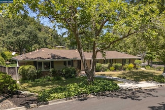 40 Arlene Ln, Walnut Creek, CA 94595