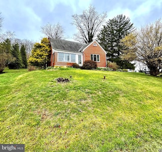 1042 Weisstown Rd, Boyertown, PA 19512