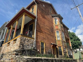 1100 17th Ave, Altoona, PA 16601