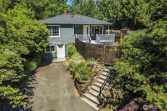 2330 NE 103rd St, Seattle, WA 98125
