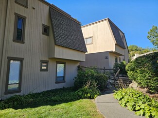 67 Mallard Dr, Farmington, CT 06032