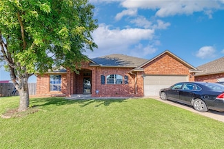 9313 Crooked Creek Ln, Moore, OK 73160