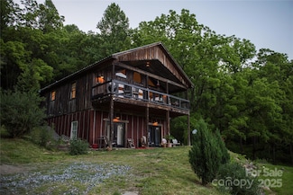 523 Lower Paw Rd, Marshall, NC 28753