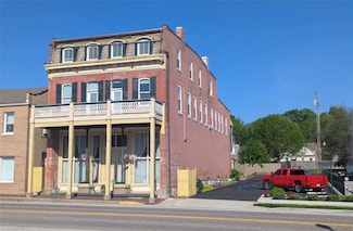 1107 N 2nd St, Saint Charles, MO 63301