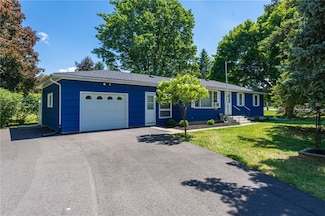 10 Palo Alto Dr, Rochester, NY 14623