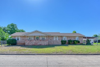 1840 Gale, Moore, OK 73160