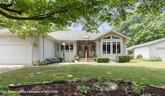303 High St, Charlotte, MI 48813