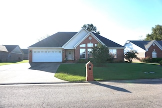 615 Chesapeake Dr, Searcy, AR 72143
