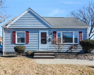 18 Yale Ave, Riverside, RI 02915