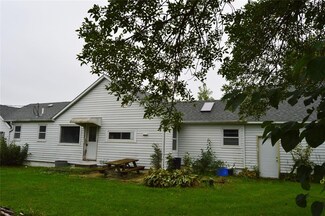 5513 Fairchild Rd, Walker, IA 52352