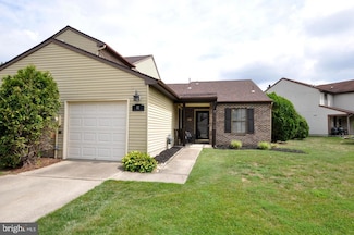 42 E Oleander Dr, Mount Laurel, NJ 08054