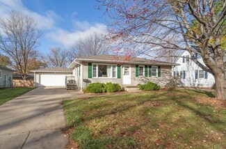 2211 Virgil St, Cedar Falls, IA 50613