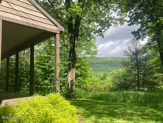 40 Kirk St, Housatonic, MA 01236