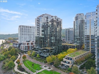 841 S Gaines St Unit 405, Portland, OR 97239