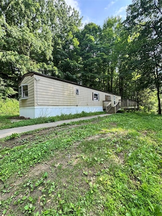 19 Griffin Ln, Hopewell Junction, NY 12533