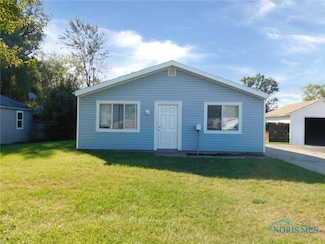 313 Farnstead Dr, Northwood, OH 43619