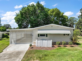 34407 Island Dr, Leesburg, FL 34788