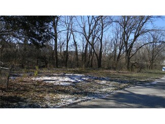 109 E 6th St, Knob Noster, MO 65336