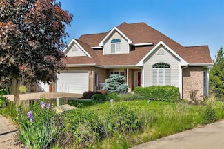 913 W 18th St S, Newton, IA 50208