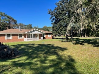 201 Spruce Rd, Brunswick, GA 31525