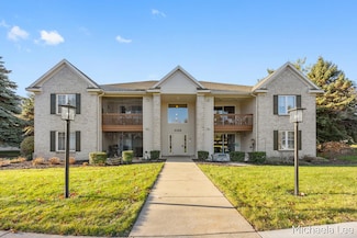 3169 E Crystal Waters Dr Unit 8, Holland, MI 49424