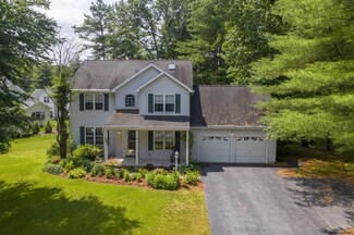 14 Springfield Dr, Mechanicville, NY 12118