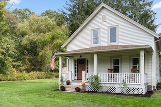 90 County Rd, Marion, MA 02738
