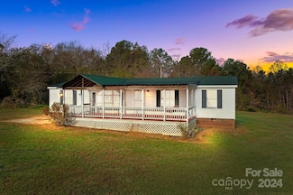 1563 Lee Huss Ln, Lincolnton, NC 28092