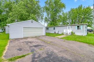 127 Lucky Dr, Coldwater, MI 49036