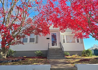 14 Hyde St, Stonington, CT 06378