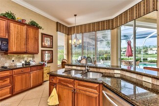 1628 Manchester Ct, Naples, FL 34109
