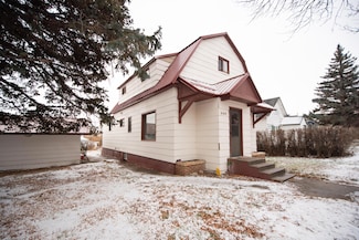 304 Illinois St, Chinook, MT 59523