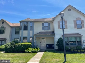 27 Stratton Ct, Trenton, NJ 08691