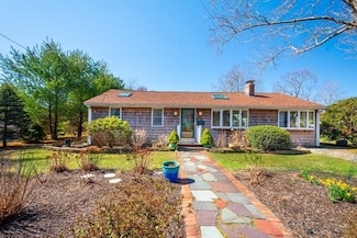 4 Worcester Rd, Sharon, MA 02067