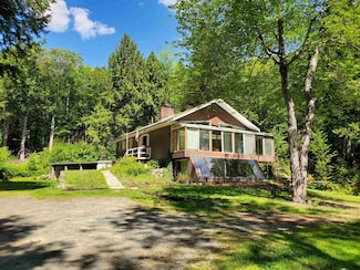 339 Lakeshore Dr, New London, NH 03257