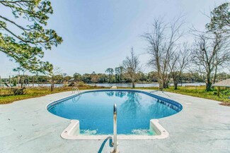 513 Edgewater Dr, Pensacola, FL 32507