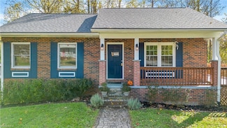 823 Queens St NW, Lenoir, NC 28645