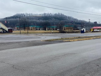 820 Sanders St, Cave City, KY 42127