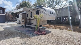 110 3rd St NW, Steinhatchee, FL 32359