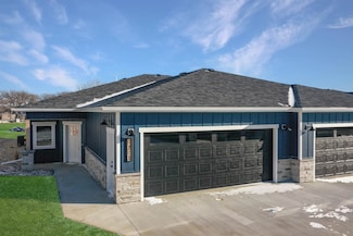 1213 Lower Loop, Arnolds Park, IA 51331