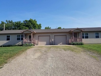 317 W 9th St, Eureka, KS 67045