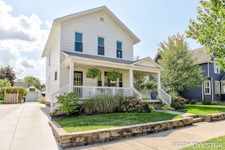 40 E 15th St, Holland, MI 49423